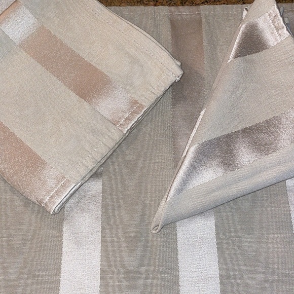 Set/4 Moire Stripes Napkin Set 16” Neutral Colors - Picture 4 of 5